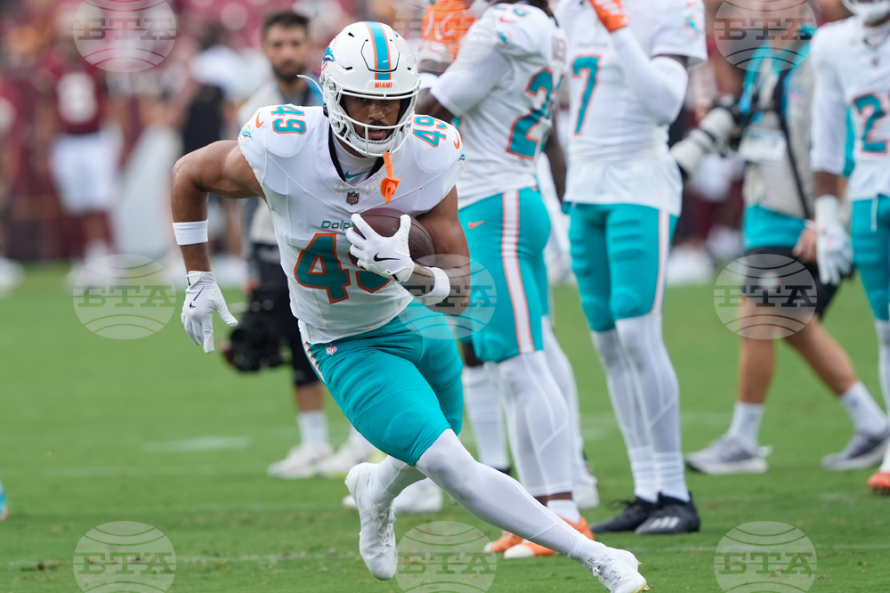 Dolphins Commmanders Football