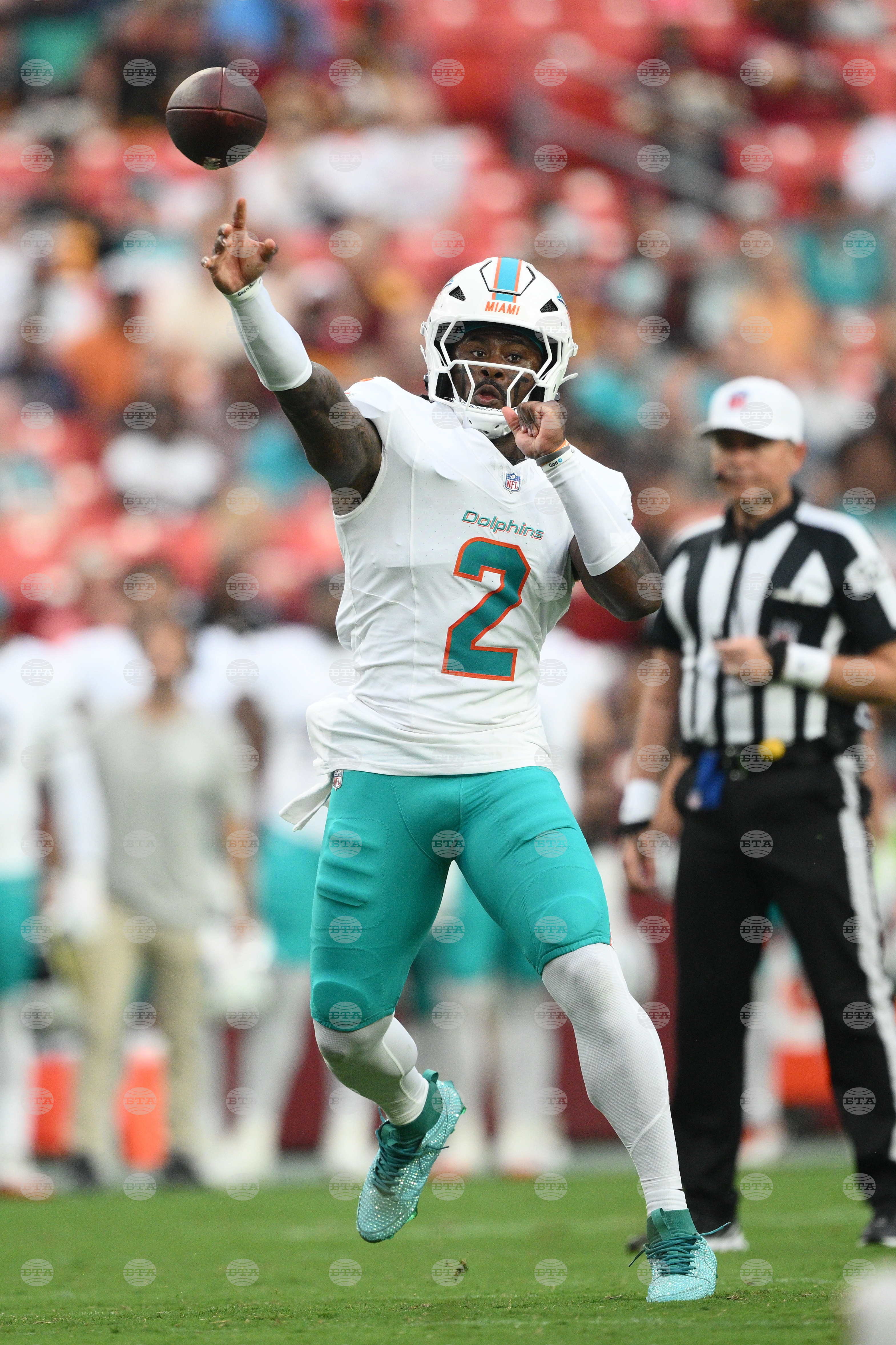 Dolphins Commmanders Football