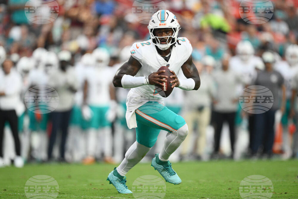 Dolphins Commmanders Football