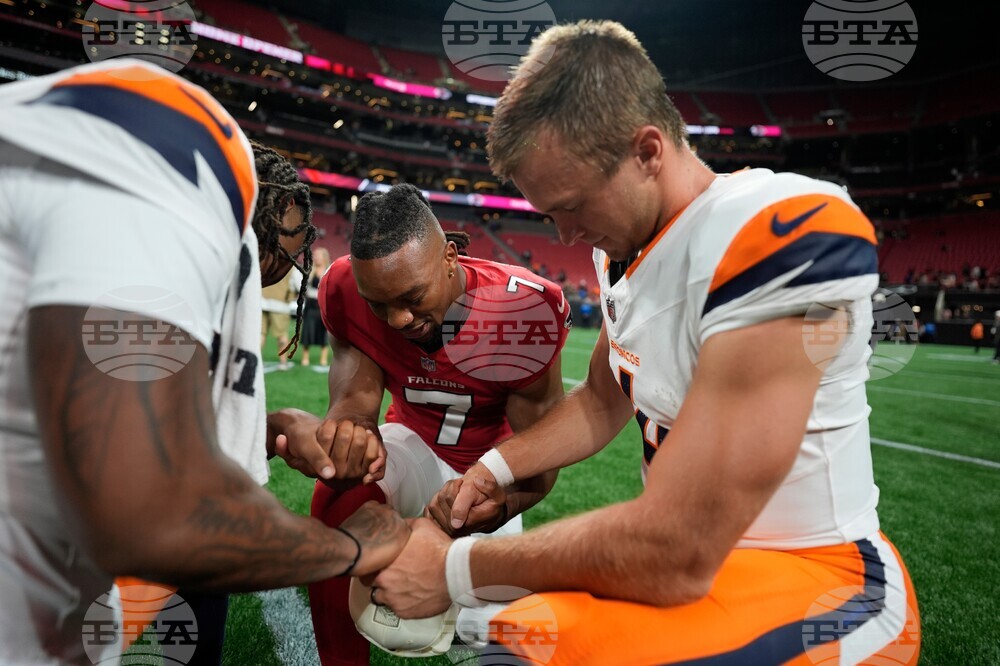 Broncos Falcons Football
