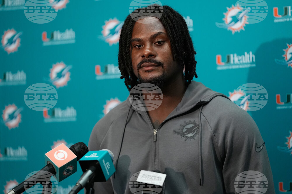 Dolphins Commanders Football