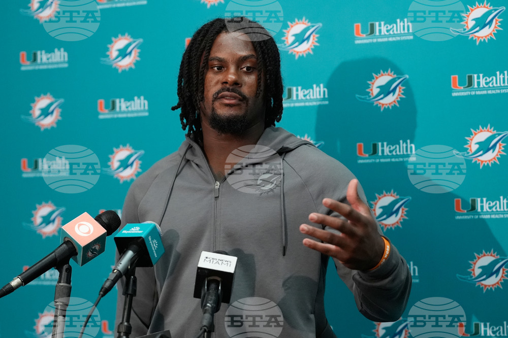 Dolphins Commanders Football