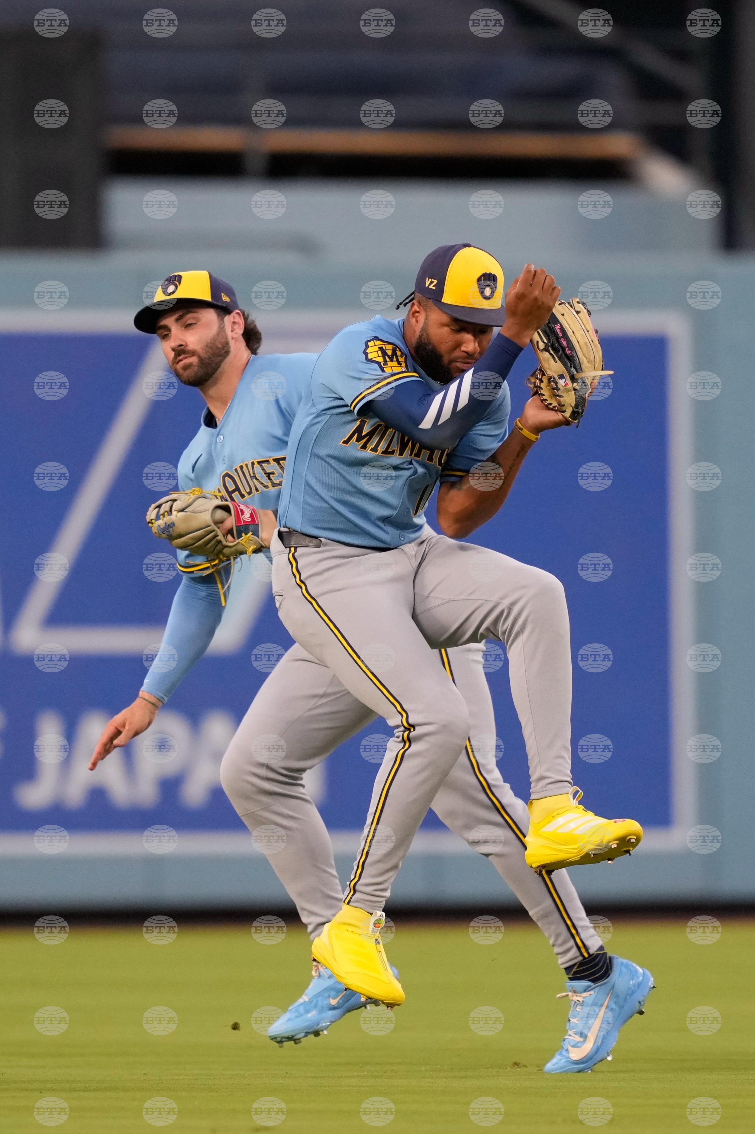 Brewers Dodgers Baseball