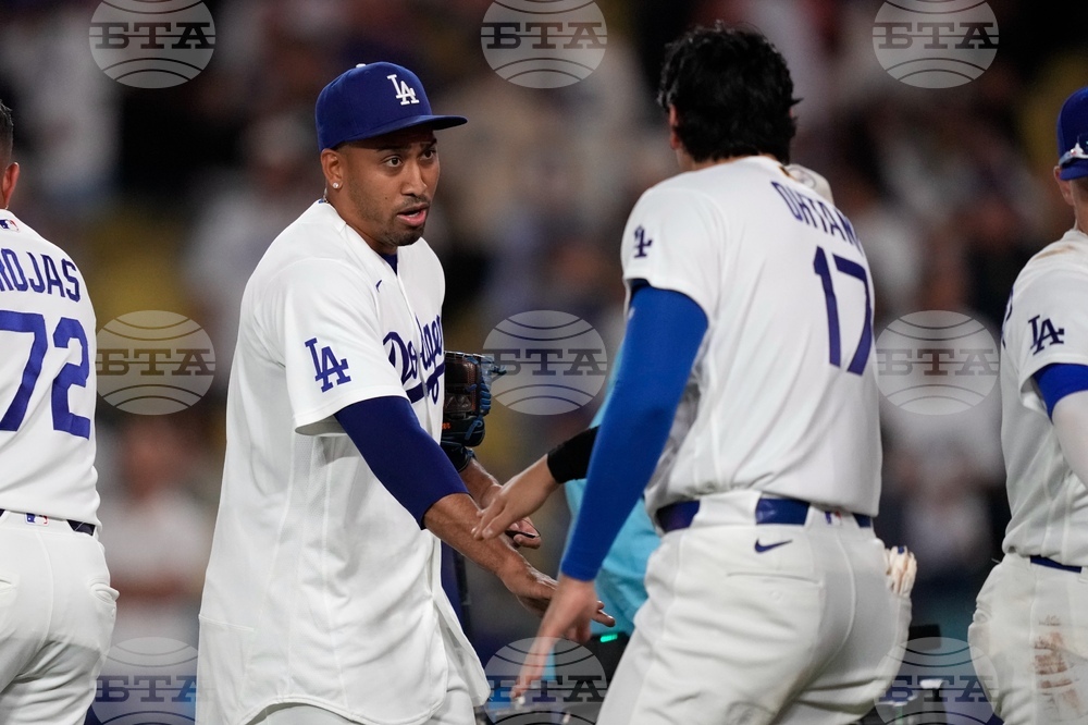 Brewers Dodgers Baseball