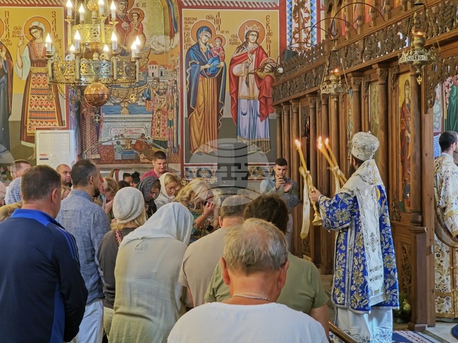 Тържествена литургия и церемония за издигане на националния флаг поставиха началото на празника на град Несебър