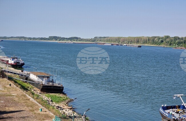 Нивото на река Дунав при Русе продължава да спада