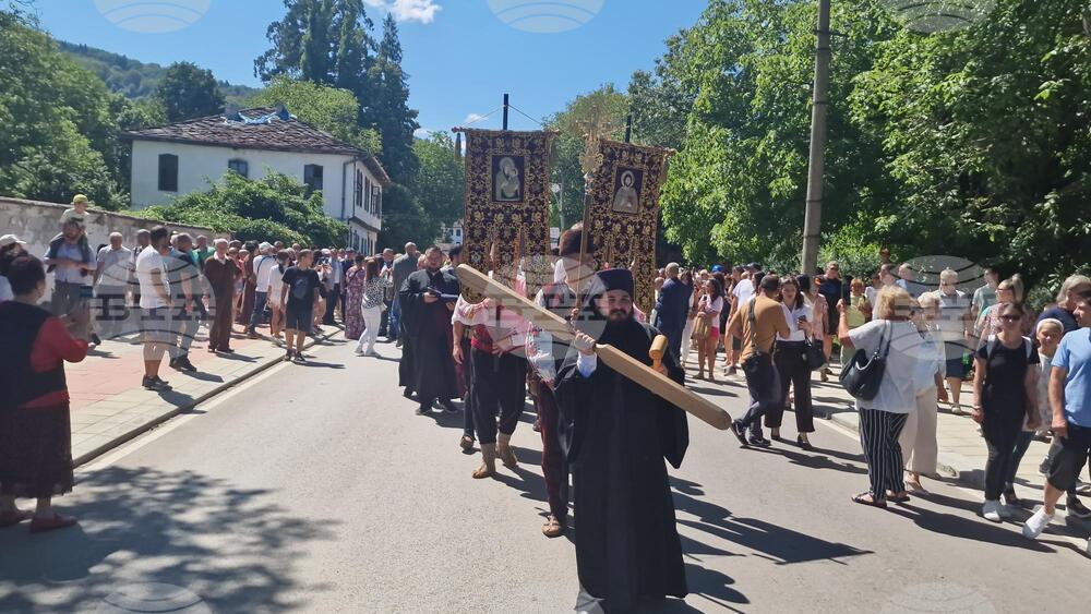 Троянски манастир - храмов празник - Илияна Йотова