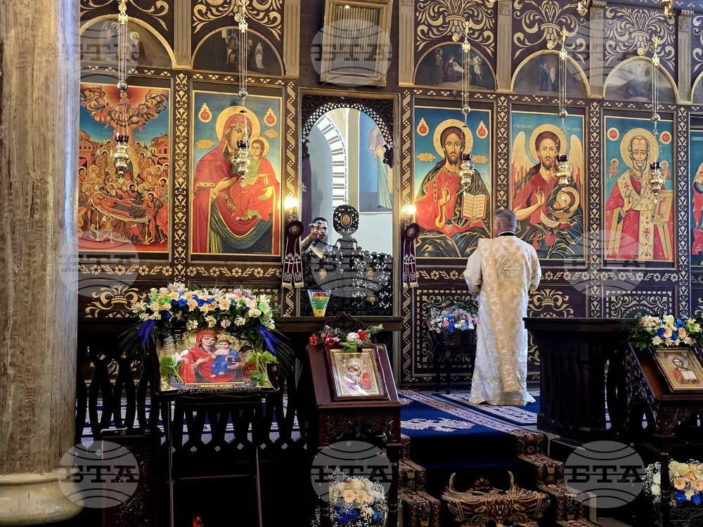 Сливен - литургия - храм „Света Богородица“