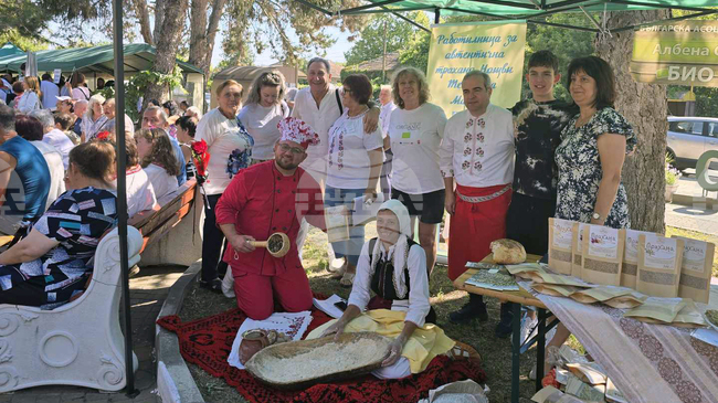 Кулинари представиха повече от 200 ястия на фестивал в никополското село Асеново