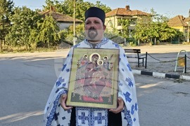 Село Антимово - Света Богородица „Всецарица“ - икона - посрещане