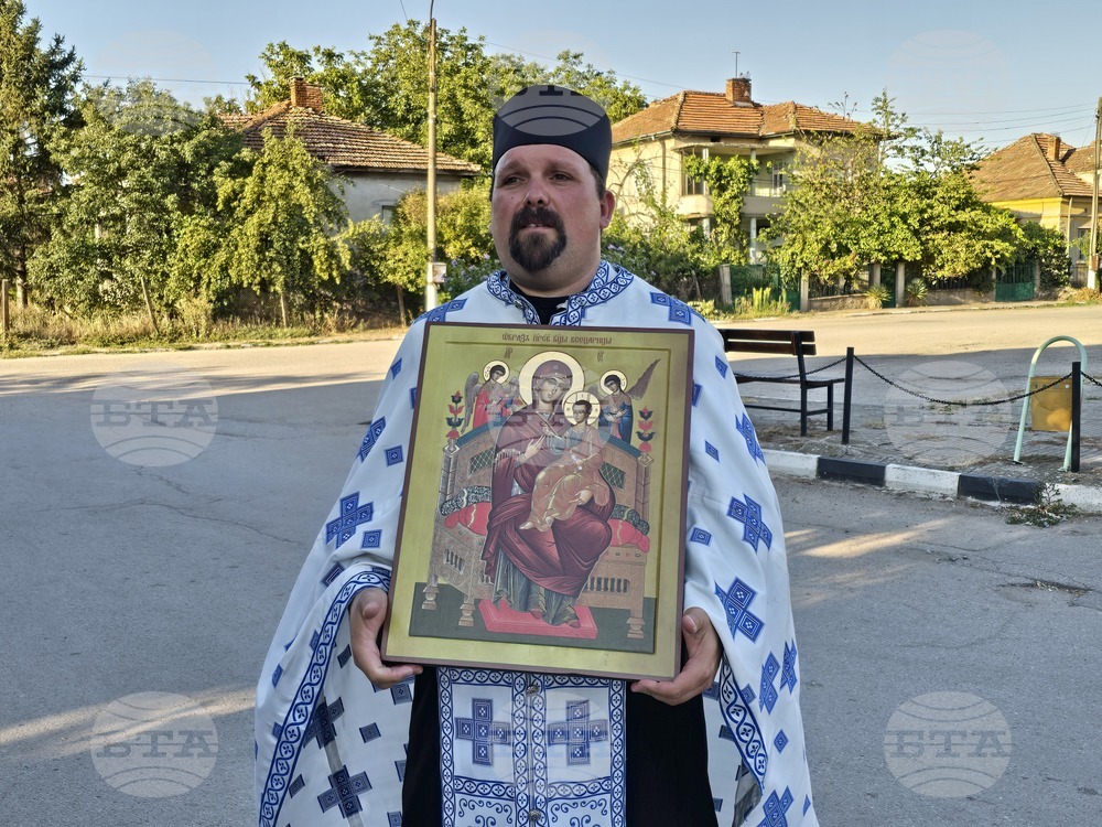 Село Антимово - Света Богородица „Всецарица“ - икона - посрещане