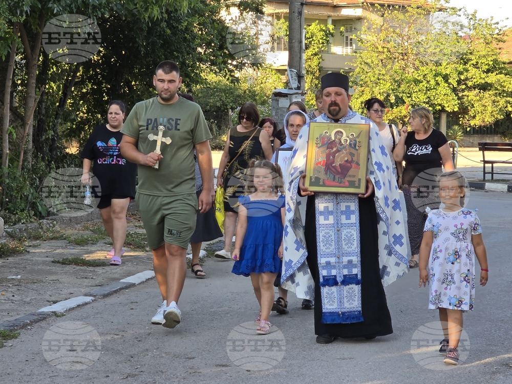 Село Антимово - Света Богородица „Всецарица“ - икона - посрещане
