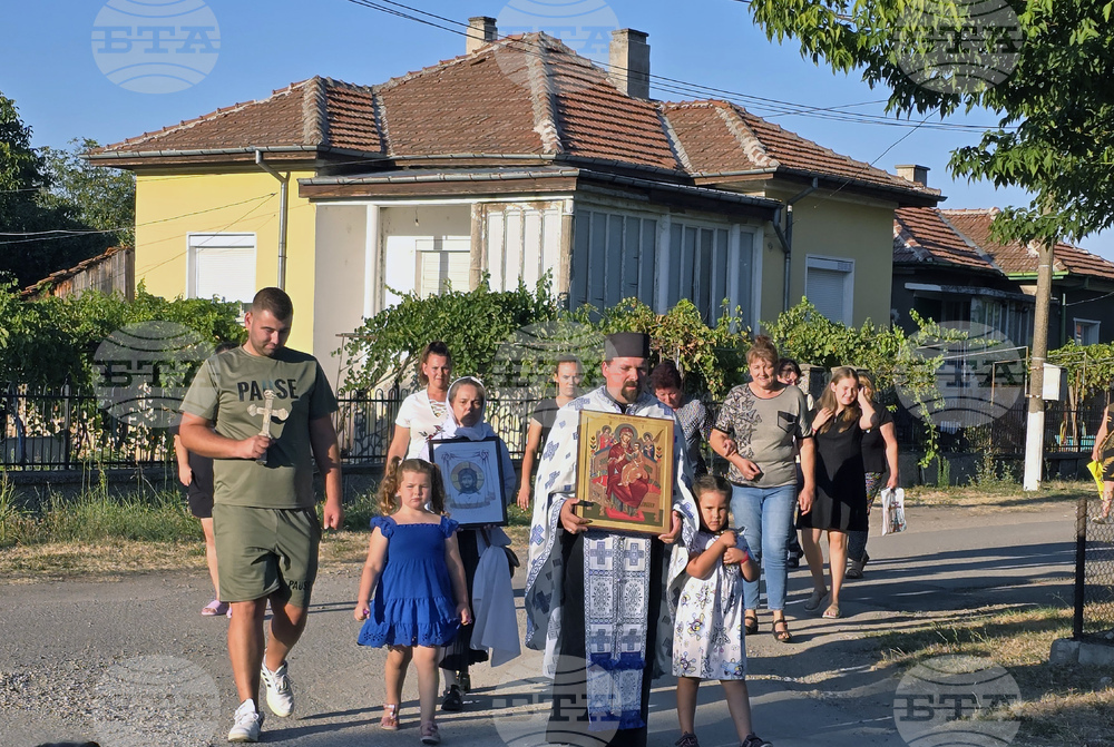 Село Антимово - Света Богородица „Всецарица“ - икона - посрещане