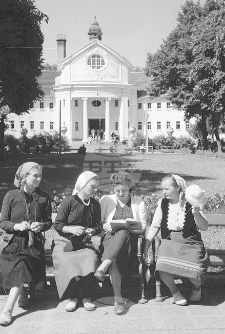 From BTA's Archive: Visitors Relaxing in the Bankya Mineral Bath Garden