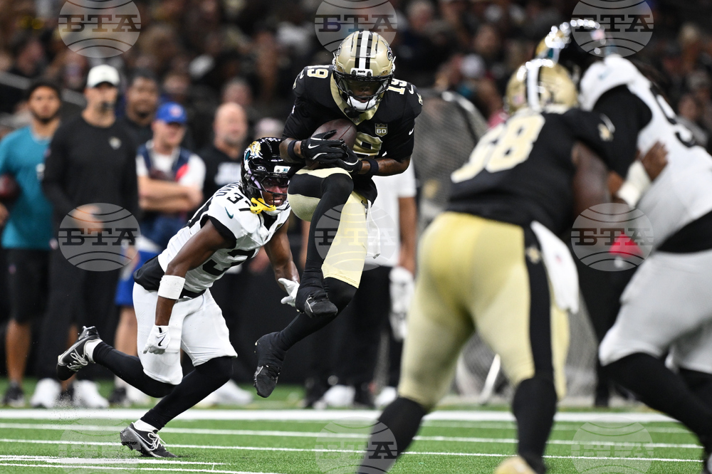 Jaguars Saints Football