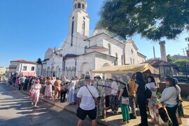 Шумен - чудотворната Хавайска мироточива Иверска икона на Пресвета Богородица - поклонение