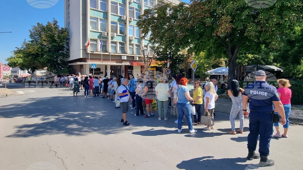 Шумен - чудотворната Хавайска мироточива Иверска икона на Пресвета Богородица - поклонение