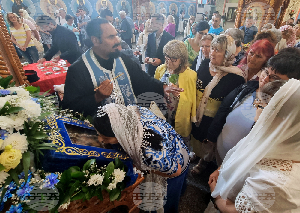 Шумен - чудотворната Хавайска мироточива Иверска икона на Пресвета Богородица - поклонение