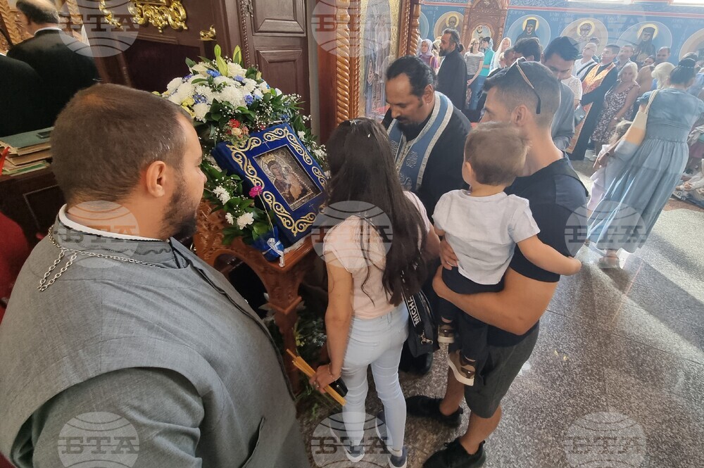 Шумен - чудотворната Хавайска мироточива Иверска икона на Пресвета Богородица - поклонение