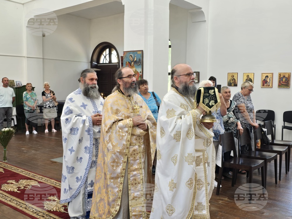 Село Арчар - храм „Успение Богородично“ - литургия