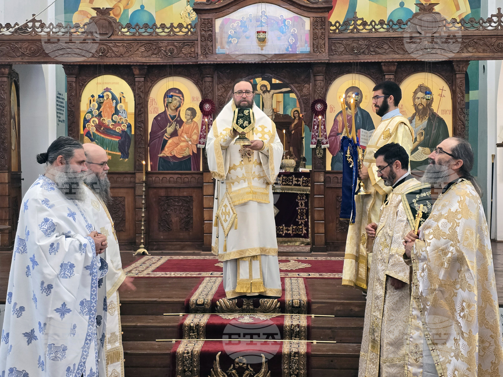 Село Арчар - храм „Успение Богородично“ - литургия