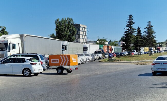 Областният управител на Русе настоява да бъде отворено още едно трасе на граничния преход при Дунав мост