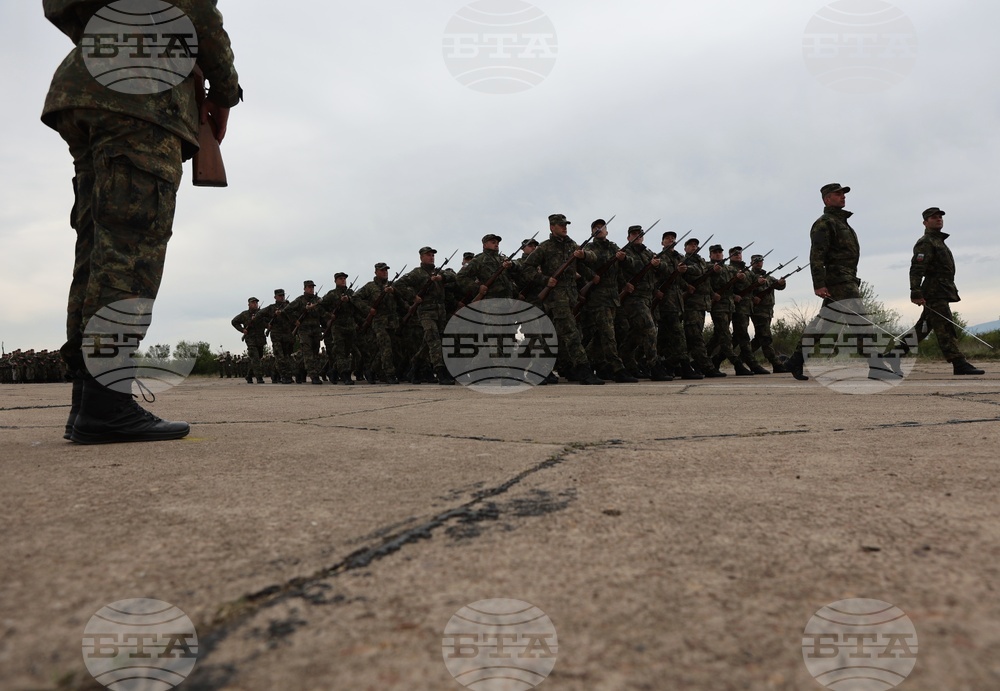 Летище Доброславци - военен парад - подготовка