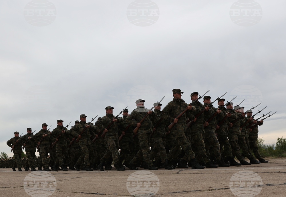 Летище Доброславци - военен парад - подготовка