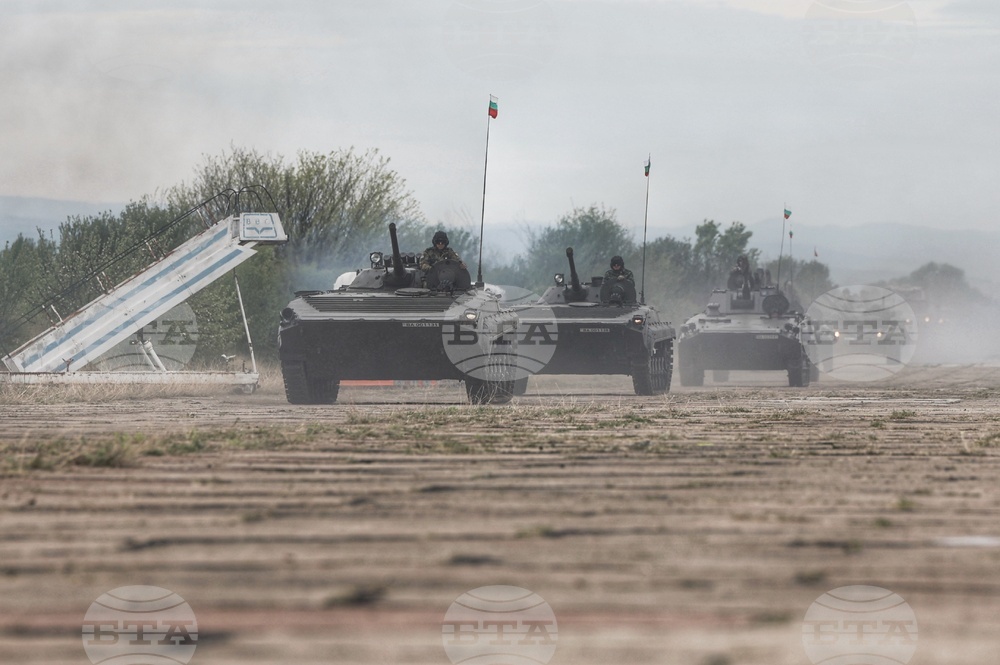 Летище Доброславци - военен парад - подготовка