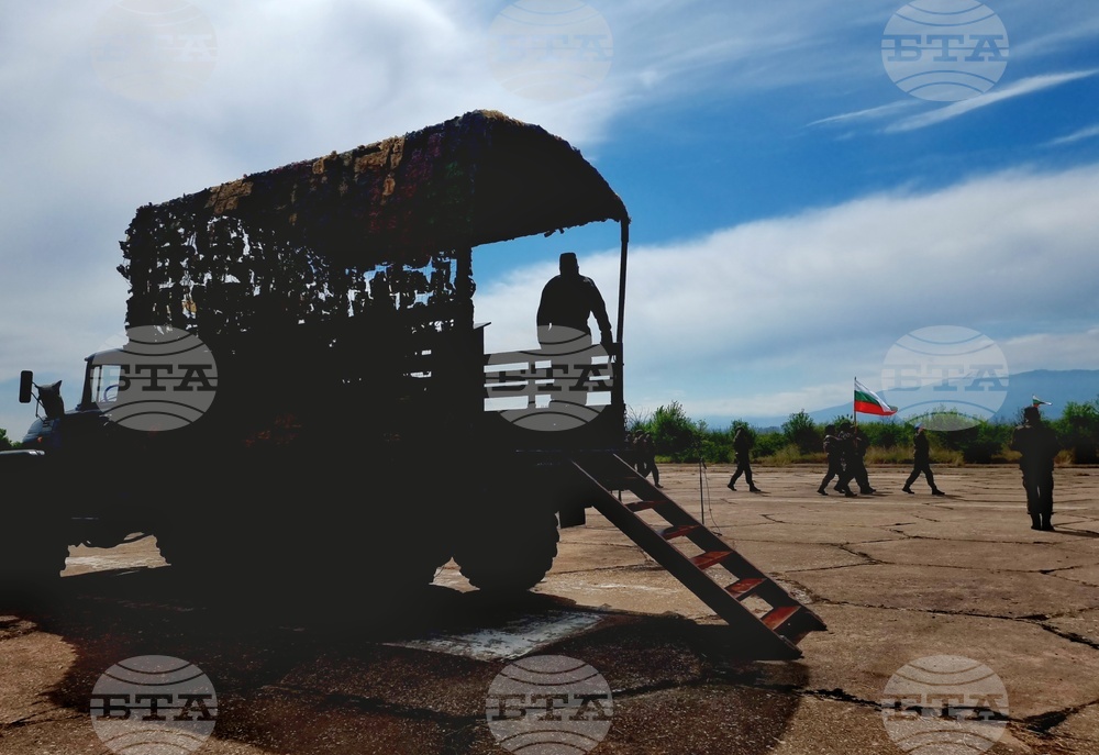 Летище Доброславци - военен парад - подготовка
