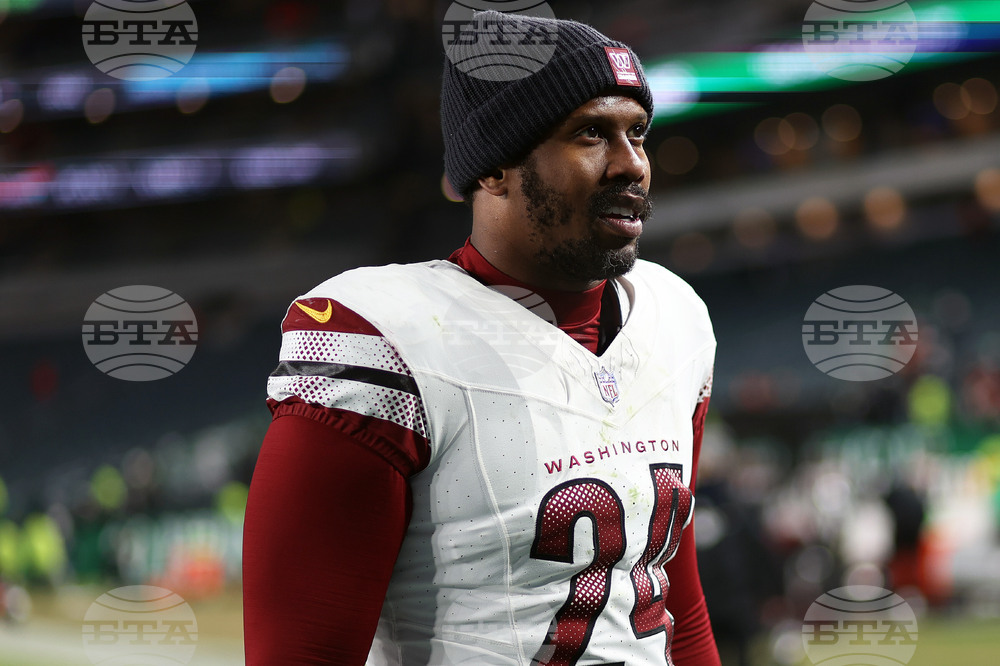 Cowboys Von Miller Football
