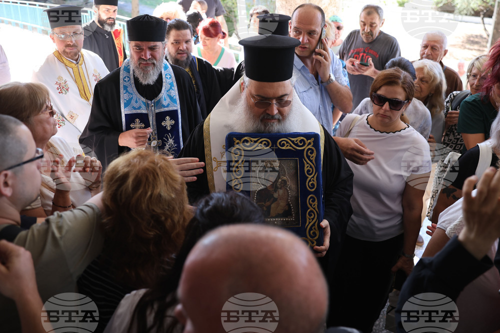 Варна - Чудотворната Хавайска мироточива Иверска икона на Пресвета Богородица - университетската болница „Св. Марина“