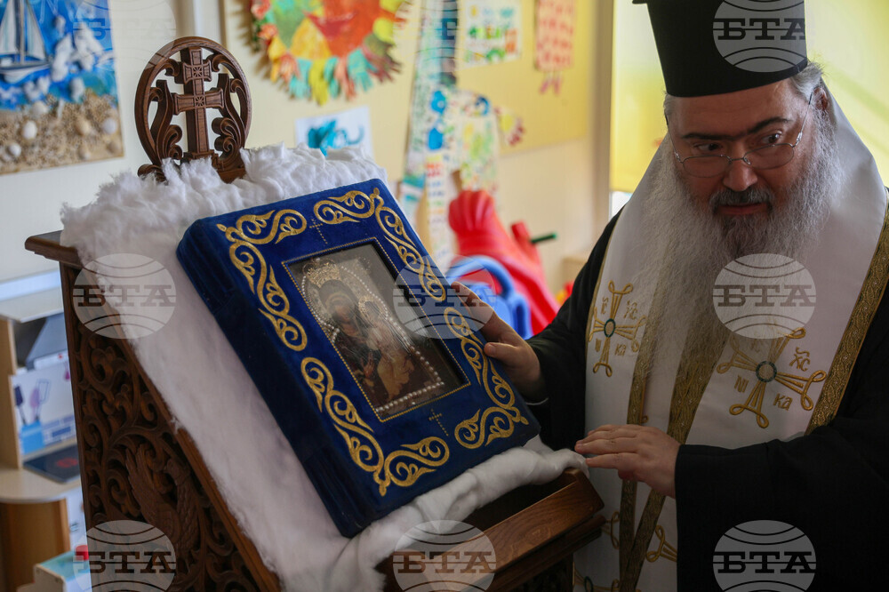 Варна - Чудотворната Хавайска мироточива Иверска икона на Пресвета Богородица - университетската болница „Св. Марина“