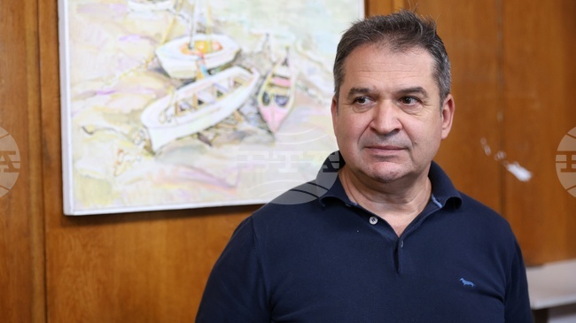 Архитект Ивайло Петков: Покривът на „Арена Бургас“ е проектиран да поеме около 300 тона натоварване, акустичните елементи вероятно ще бъдат черни