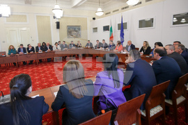 ГЕРБ-СДС -брифинг