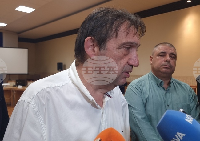 В момента правим възлагане на чисто нов довеждащ водопровод, който ще захранва Плевен и Ловеч, каза регионалният министър Иван Шишков 
