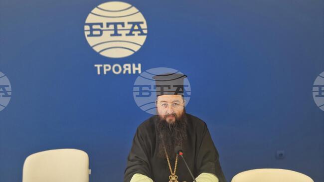 Бог не остава никой извън своите двори, не връща никого, каза игуменът на Троянския манастир Драговитийски епископ Василий