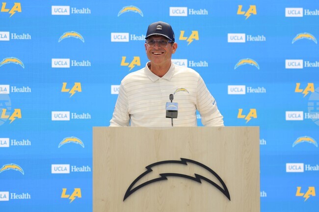 49ers Chargers Camp Football
