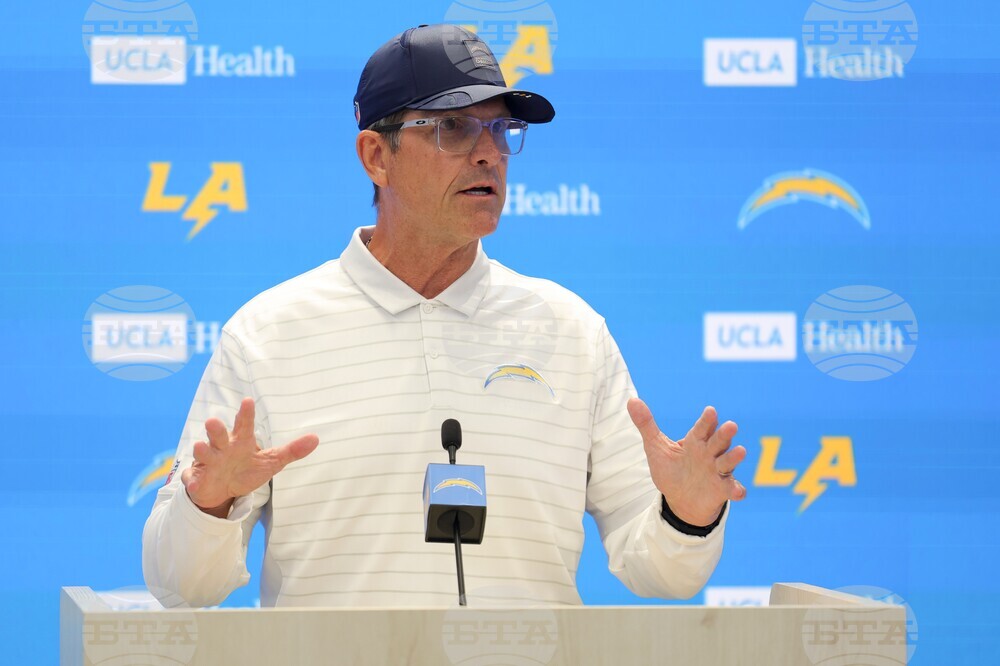49ers Chargers Camp Football