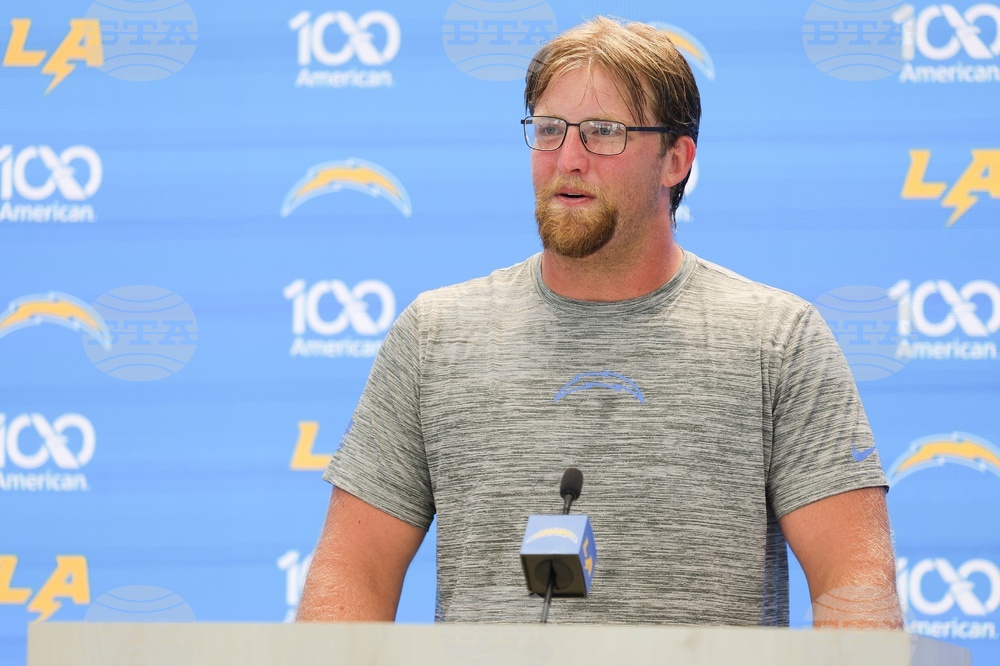 49ers Chargers Camp Football