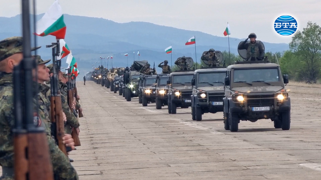 Представителните блокове на въоръжените сили и военната техника репетират за военния парад на 6 май