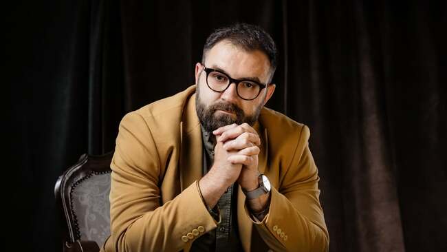 С романа си „Панофобия“, който му донесе наградата на издателство „Колибри“, Валентин Славеев иска да помогне на читателя да опознае себе си