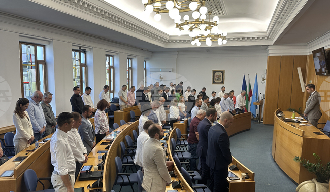 Столичният общински съвет започна извънредното си заседание с минута мълчание в памет на общинския съветник Милка Христова 