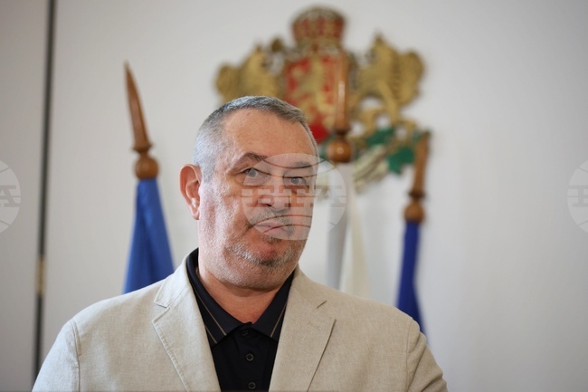 Плаж Свети Влас - Изток е отворен за къпане, съобщи директорът на здравната инспекция в Бургас 