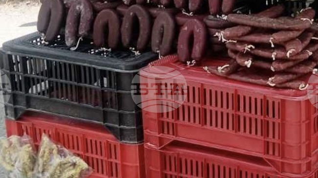 Установени са над 2 тона храни без документи за произход на нерегламентиран пазар в района на Юндола, съобщиха от БАБХ