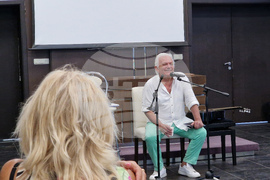 Бургас - Културен център „Морско казино“ - „На какво се смее българинът?“ - представяне