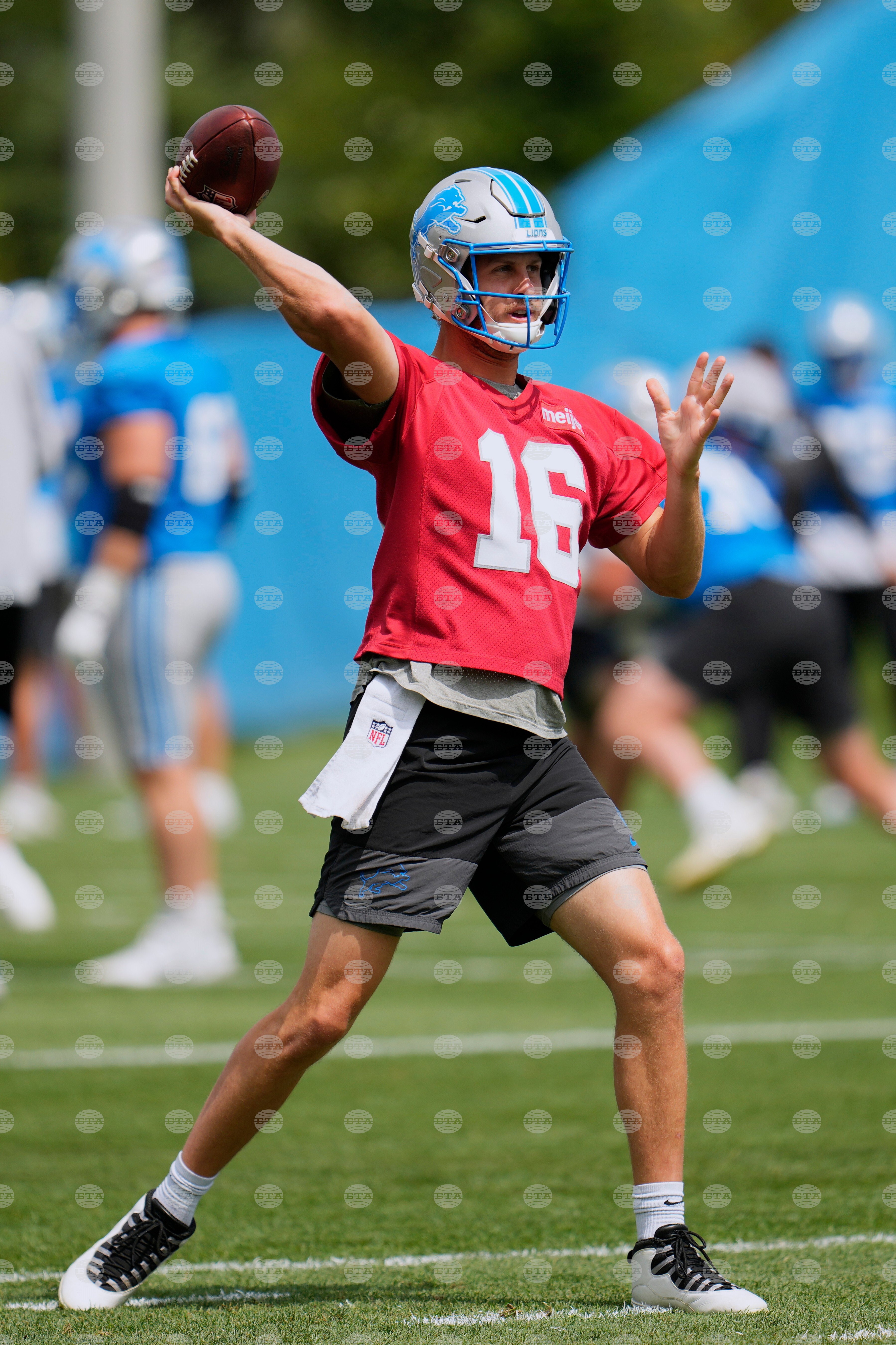 Lions Camp Football