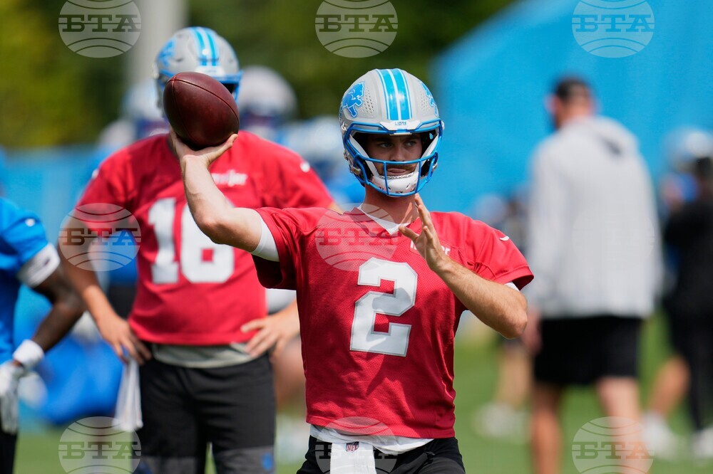 Lions Camp Football