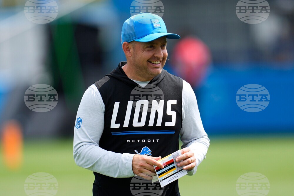 Lions Camp Football