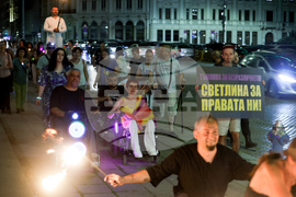 Столична община - нощно факелно шествие - хора с увреждания